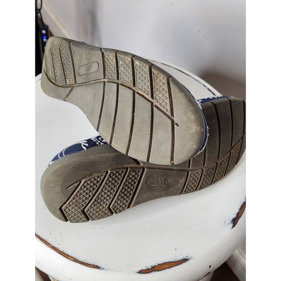 Yuu Blue White Embroidered comfortable shoes Size 9 1/2‎ - Picture 5 of 7